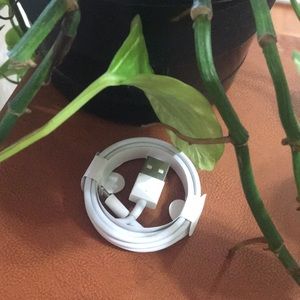 NEW Apple lightning to USB cable